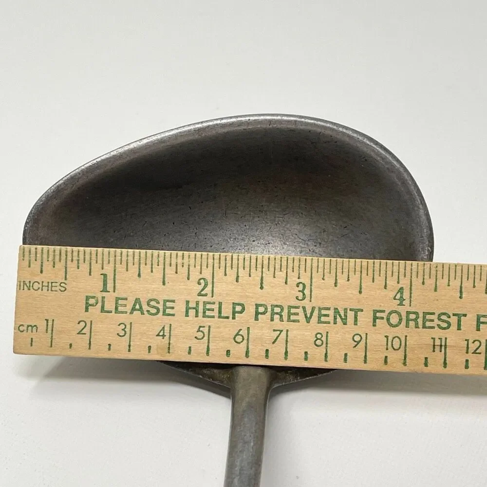 Vintage Wagner Ware Cast Aluminum Sauce Soup Ladle Pourer 11.5” Teardrop Shape